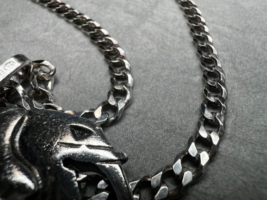 This 20" sterling silver curb link chain paired with an elephant pendant offers lasting quality and timeless style. Crafted from sterling silver and stamped Italy, the pendant complements the chain, which features a P.Lux stamp — a special treatment that helps reduce tarnishing. Durable and elegant, this piece is designed to be a meaningful accessory you can wear every day with confidence.