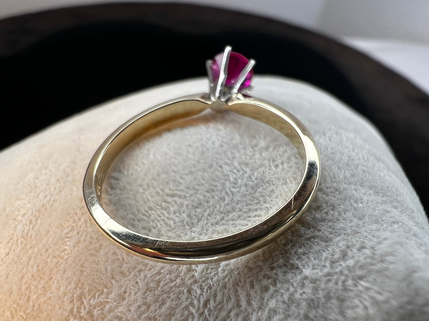 14k gold and ruby ring