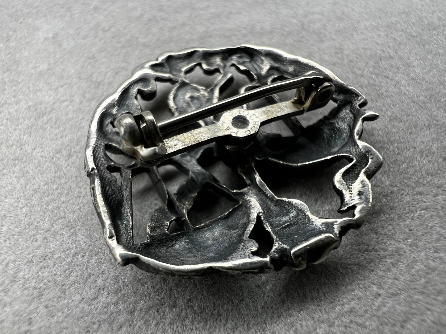 Celebrate the charm of the Libra zodiac sign with this vintage sterling silver brooch. Its timeless design makes it a thoughtful gift for anyone who appreciates astrology.