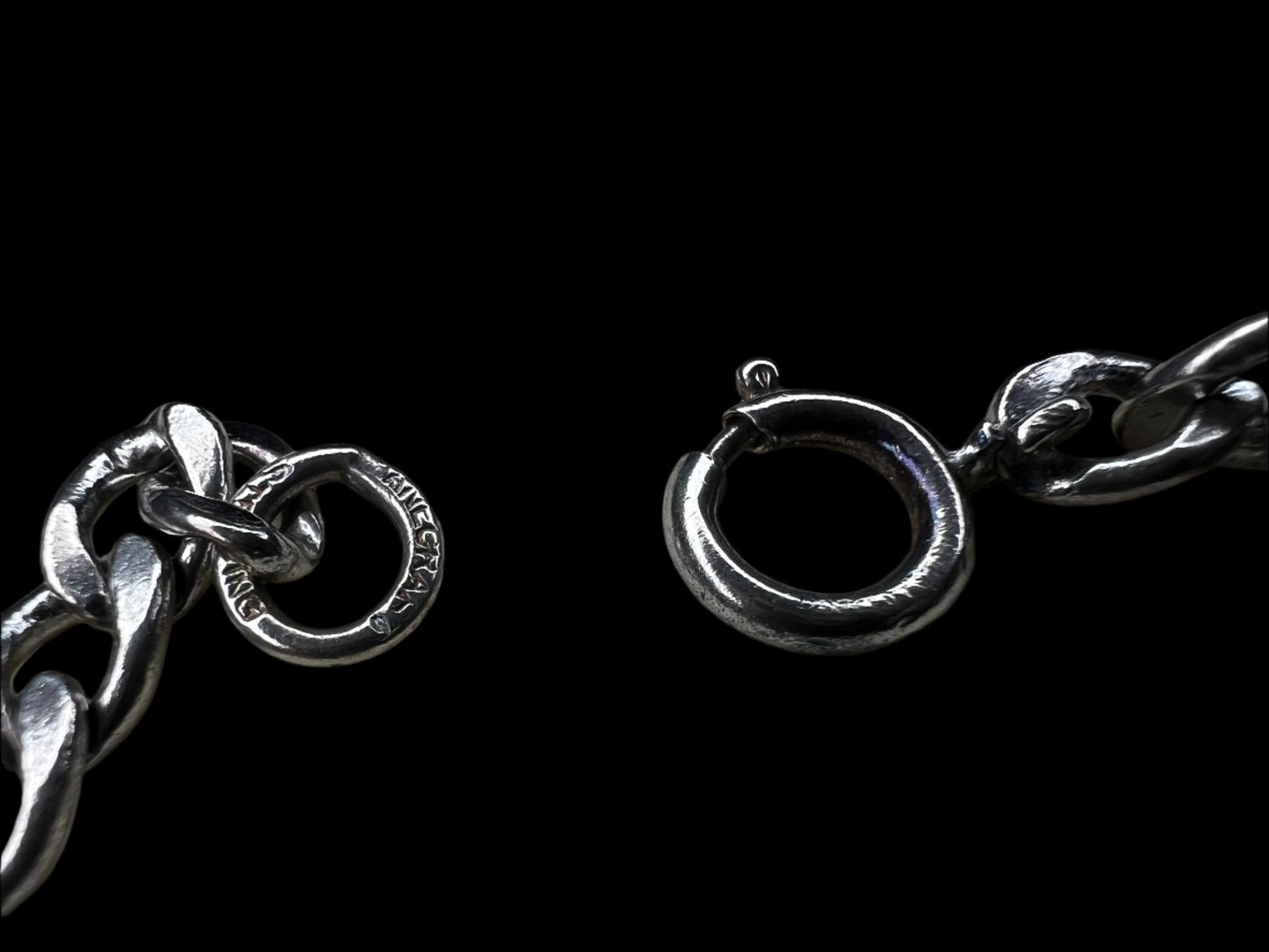 Add timeless elegance to your collection with this vintage Danecraft sterling silver bracelet. It offers a comfortable fit and classic style that suits any occasion.