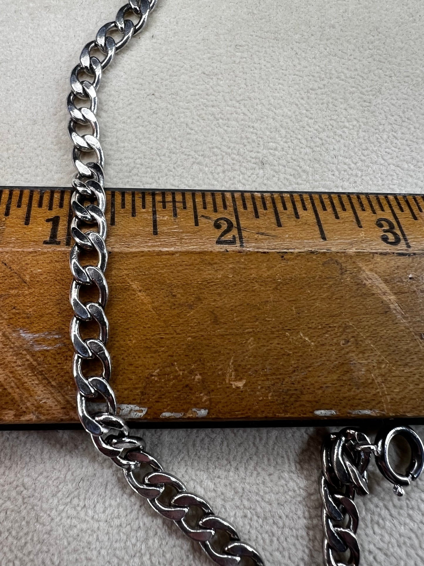 Add timeless elegance to your collection with this vintage Danecraft sterling silver bracelet. It offers a comfortable fit and classic style that suits any occasion.