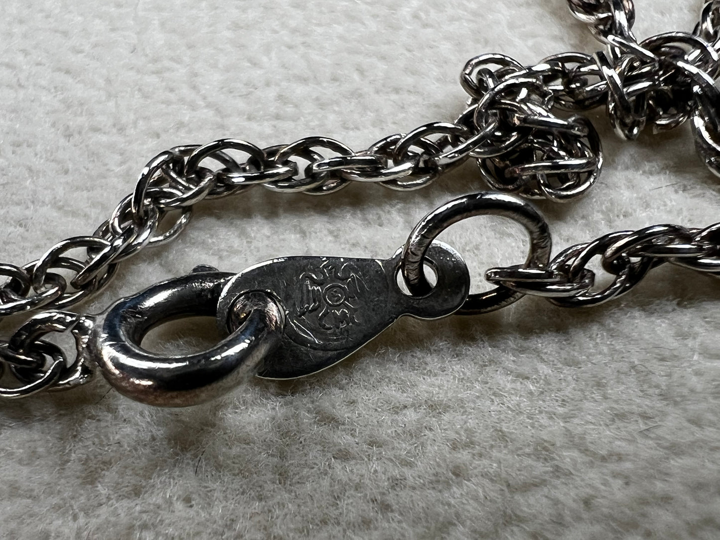 This vintage 24" Mexican sterling silver rope chain is crafted for strength and durability. Its classic design makes it an ideal choice to wear alone or paired with your favorite pendant.
