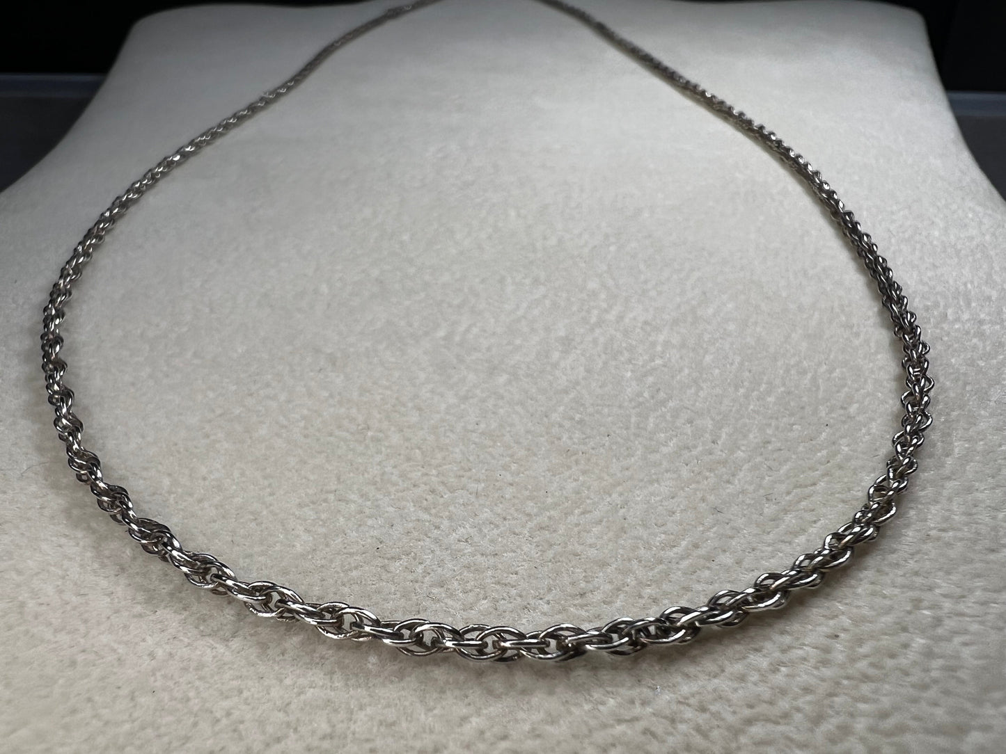 This vintage 24" Mexican sterling silver rope chain is crafted for strength and durability. Its classic design makes it an ideal choice to wear alone or paired with your favorite pendant.