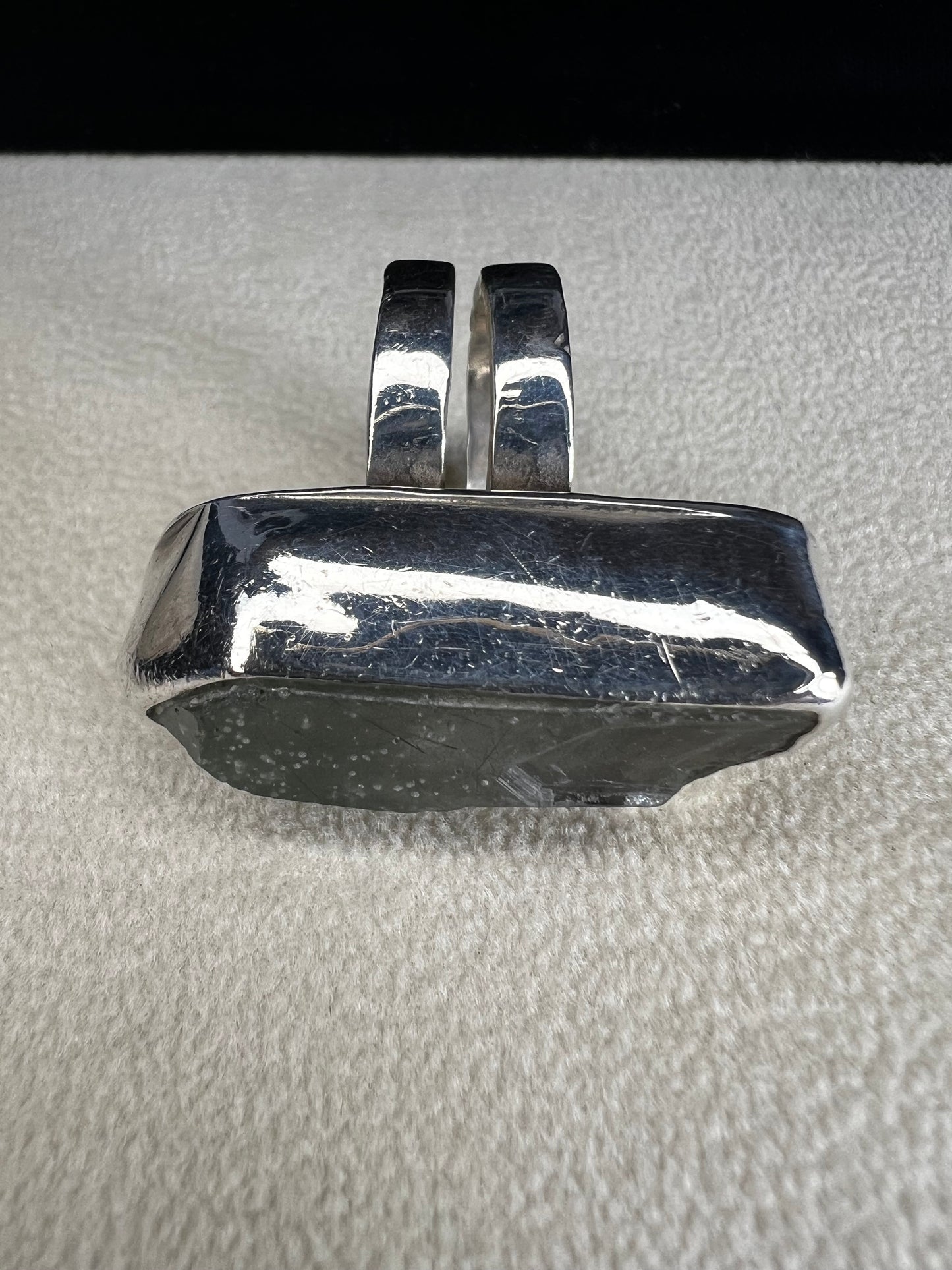 This Loving Anvil ring combines fine sterling silver with a stunning large Herkimer diamond, carefully designed to shine with natural brilliance. The double band adds extra strength, ensuring the ring remains comfortable and secure.