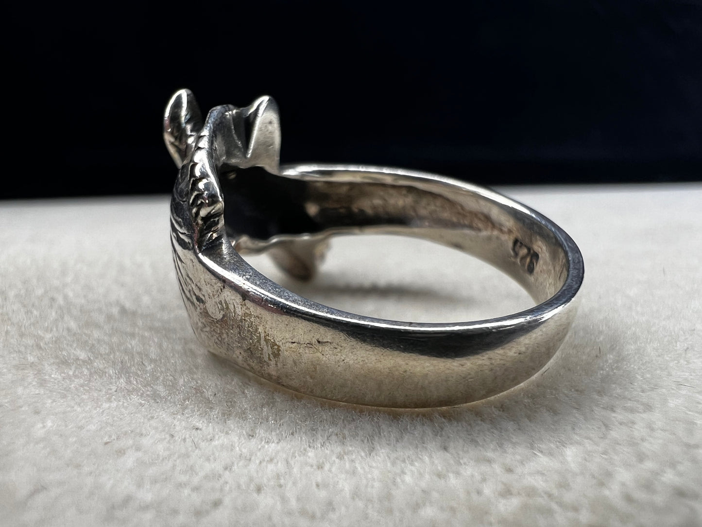 Expertly crafted from sterling silver, this ring showcases a meticulously detailed horse head, capturing the essence of equine beauty with precision. Perfect for anyone who has a love for horses.