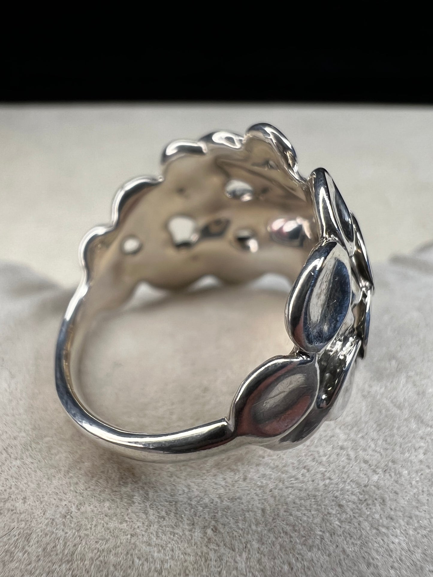 This sterling silver ring by Israeli designer Hagit Gorali is expertly crafted to reflect light beautifully, enhancing your style with a radiant and elegant glow.