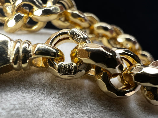 Crafted from 14 karat gold, this piece is sure to impress. Made in Italy.