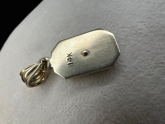 Add a touch of elegance to your outfit with our Virgin Mary pendant. Expertly crafted from 14 karat gold, this piece will allow you to hold your faith near you.