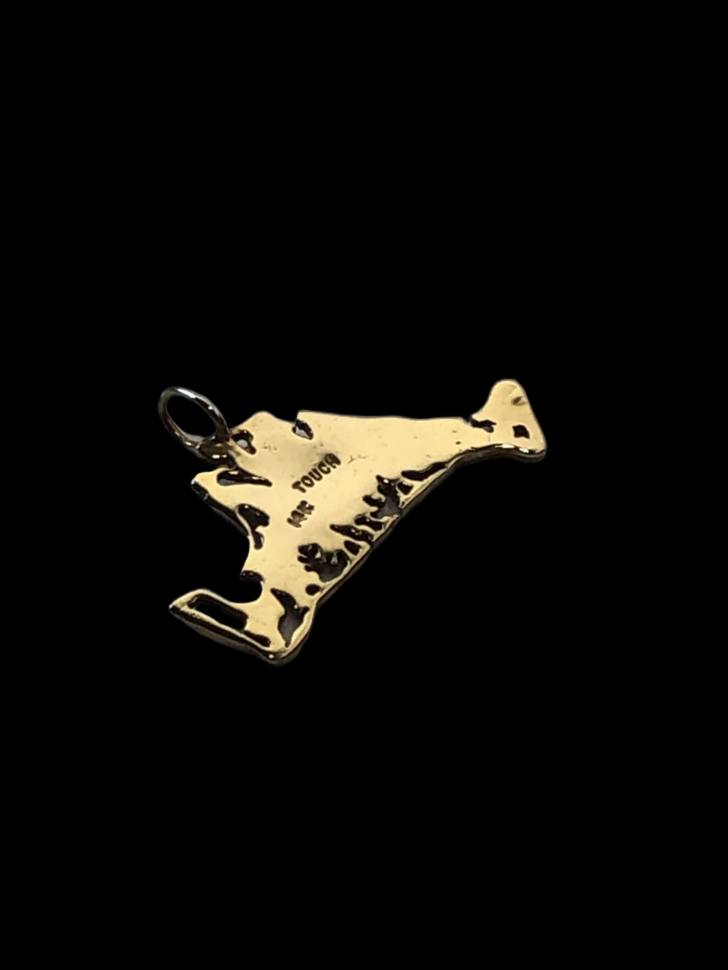 Expertly crafted from 14 karat gold, this Martha's Vineyard map pendant boasts intricate details and a radiant shine.