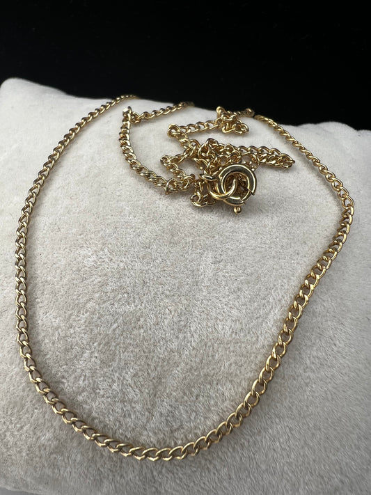 Add some flash to your outfit with this gold filled chain necklace. You can wear it alone or pair it with a pendant to add a personal touch.
