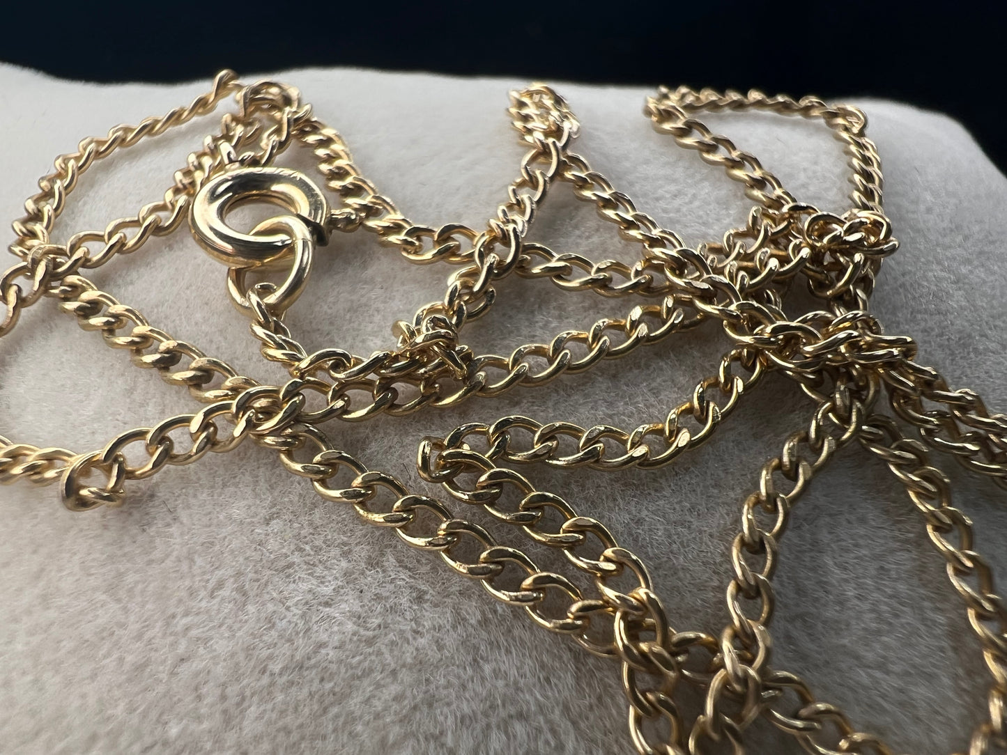 Add some flash to your outfit with this gold filled chain necklace. You can wear it alone or pair it with a pendant to add a personal touch.