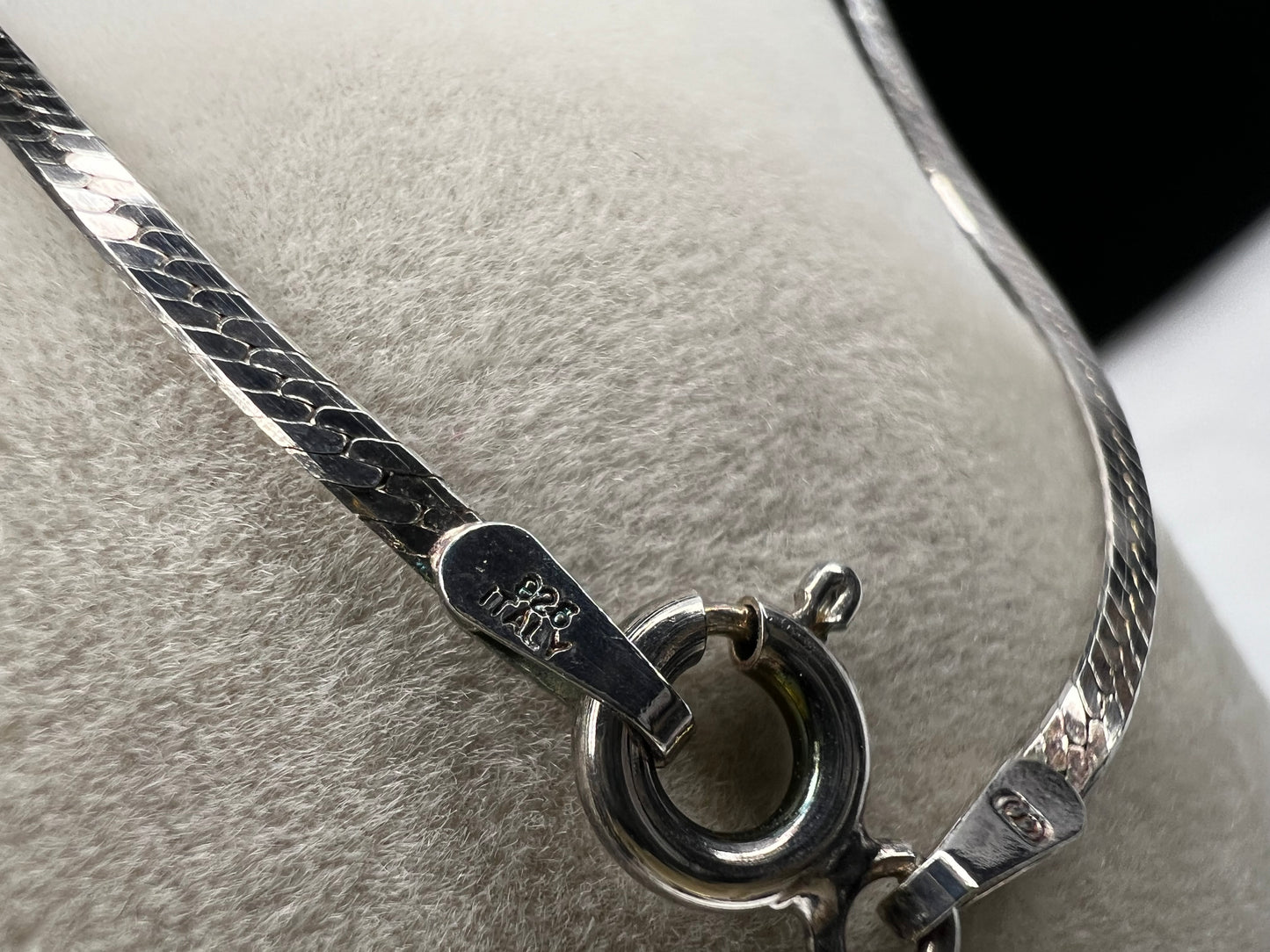 18" Sterling silver herringbone chain 1.5mm Italy
