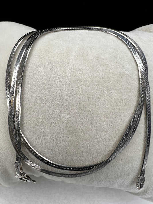 18" Sterling silver herringbone chain 1.5mm Italy