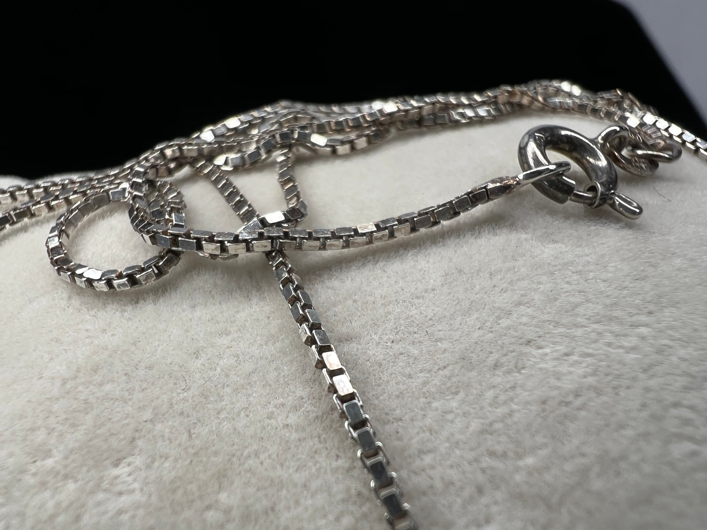 Add a gentle touch of elegance to your outfit with this sterling silver box chain necklace. Wear it alone or pair it with a pendant. Made in Italy.