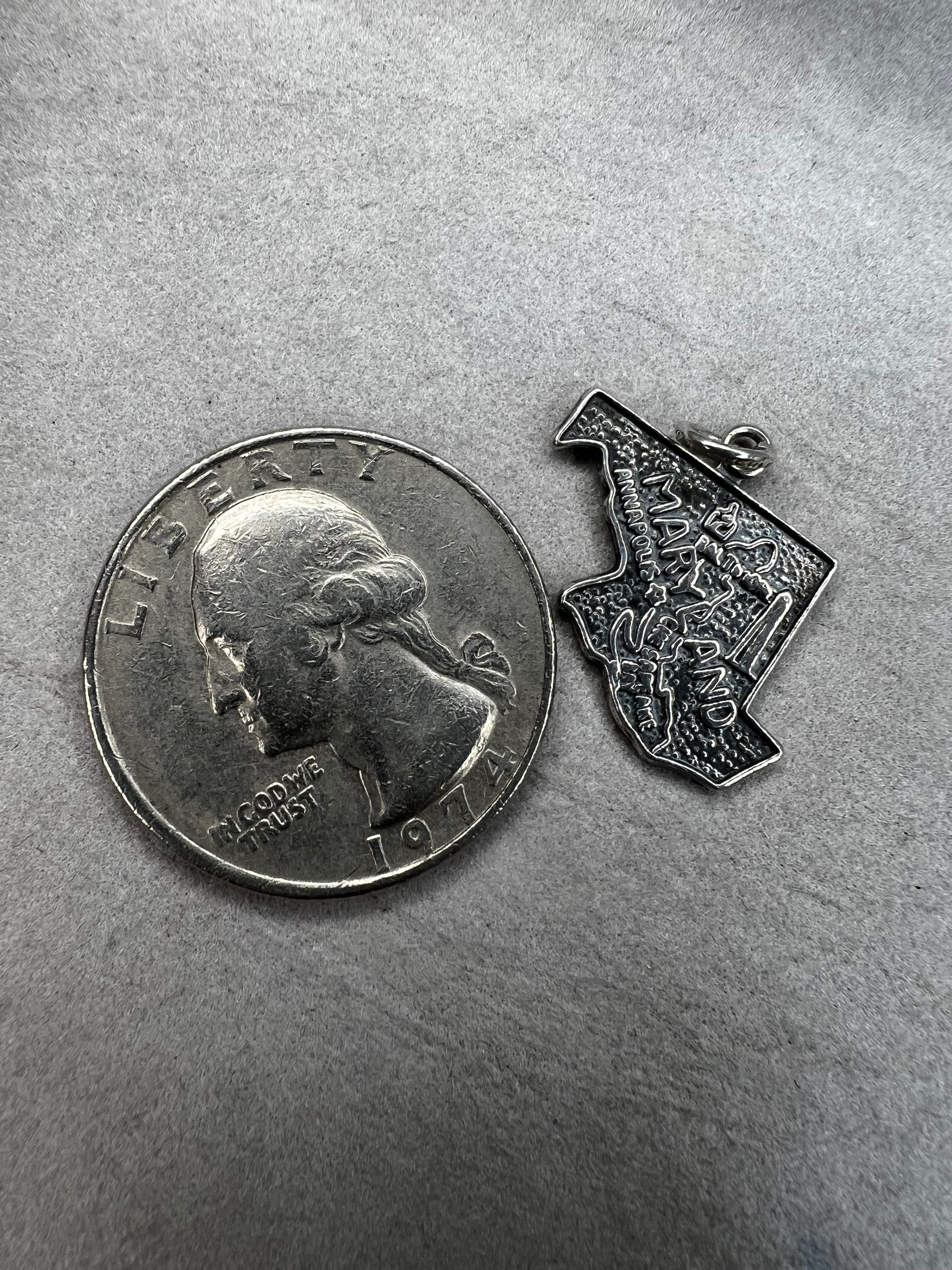 Celebrate Maryland’s rich heritage and the iconic Chesapeake Bay with this sterling silver charm. This piece will be a meaningful addition to any collection or a distinguished gift for those who appreciate Maryland’s unique charm.