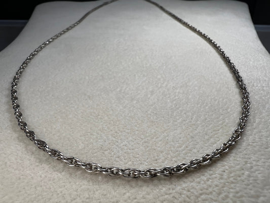 This vintage 24" Mexican sterling silver rope chain is crafted for strength and durability. Its classic design makes it an ideal choice to wear alone or paired with your favorite pendant.