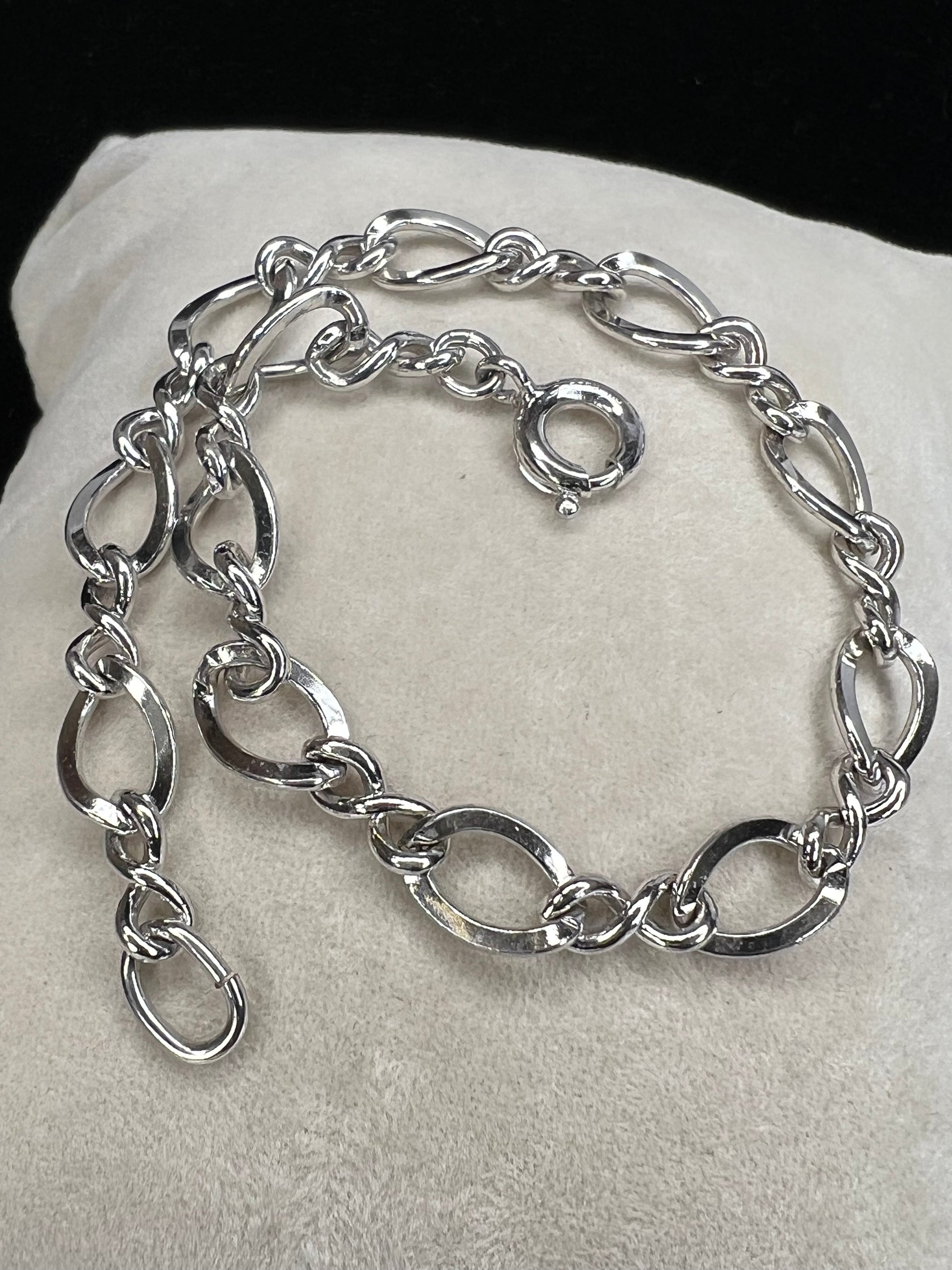 Complement your outfit with this sterling silver bracelet. It features a nice link for a different look.