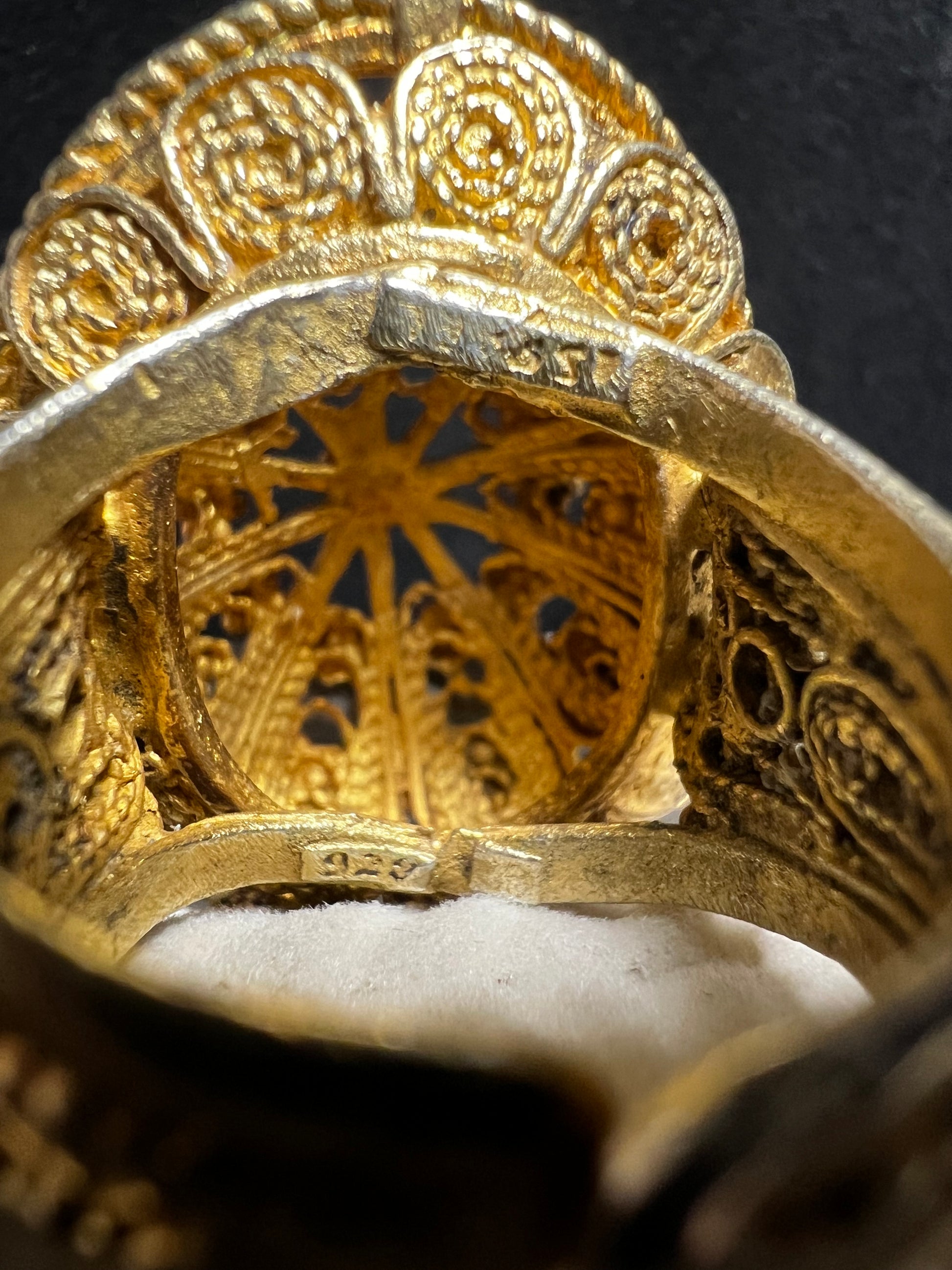 This remarkable antique ring, expertly made in Israel from sterling silver and finished with a gold wash, showcases exquisite early craftsmanship that is genuinely impressive.