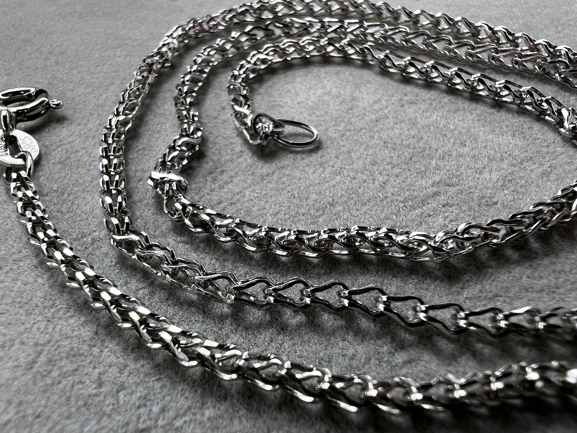 This Italian-crafted sterling silver chain features links engineered to securely support pendants while maintaining elegant durability. It offers versatile wearability, making it an ideal choice for both everyday use and special occasions.